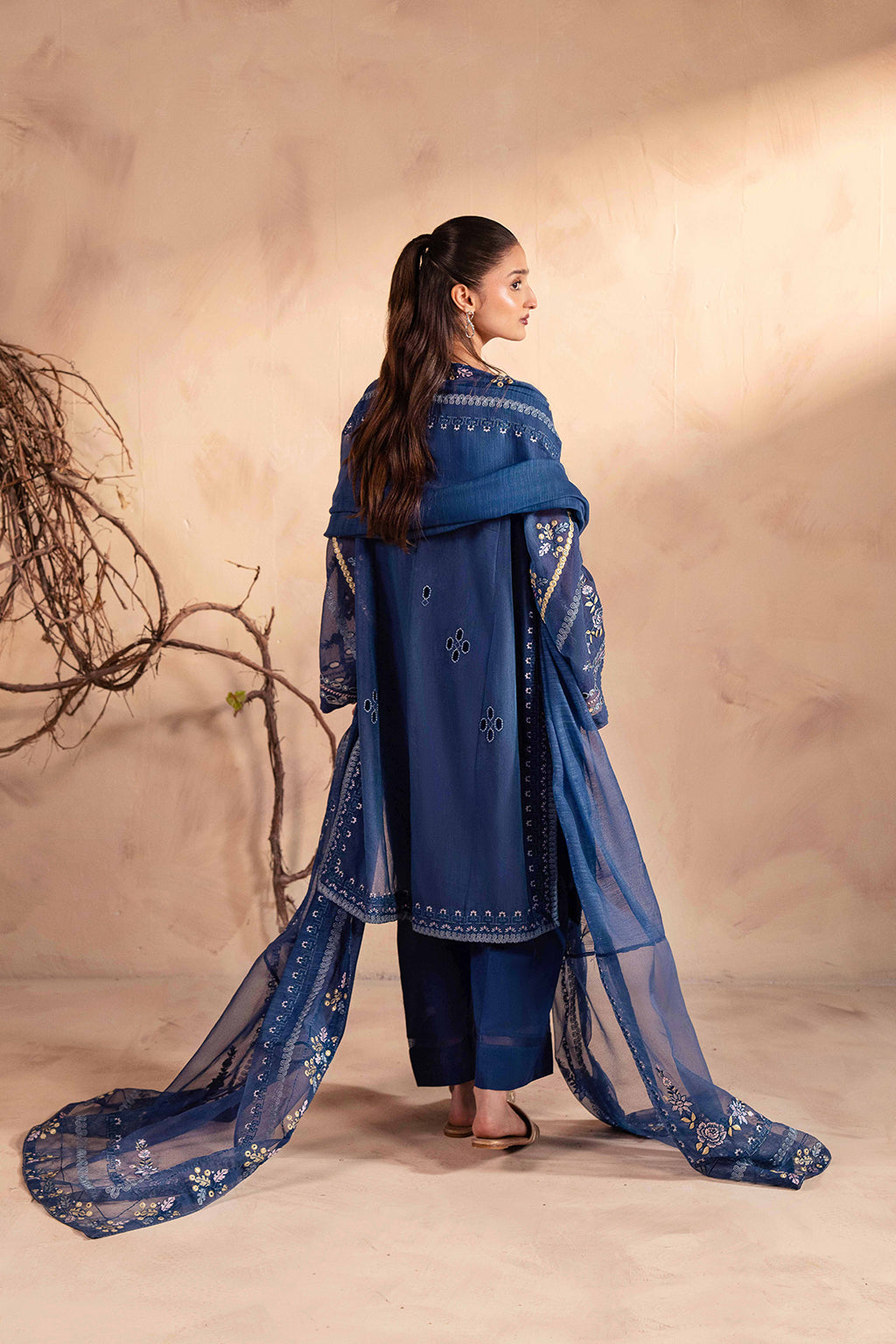 4 PIECE EMBROIDERED PRET - HUDA