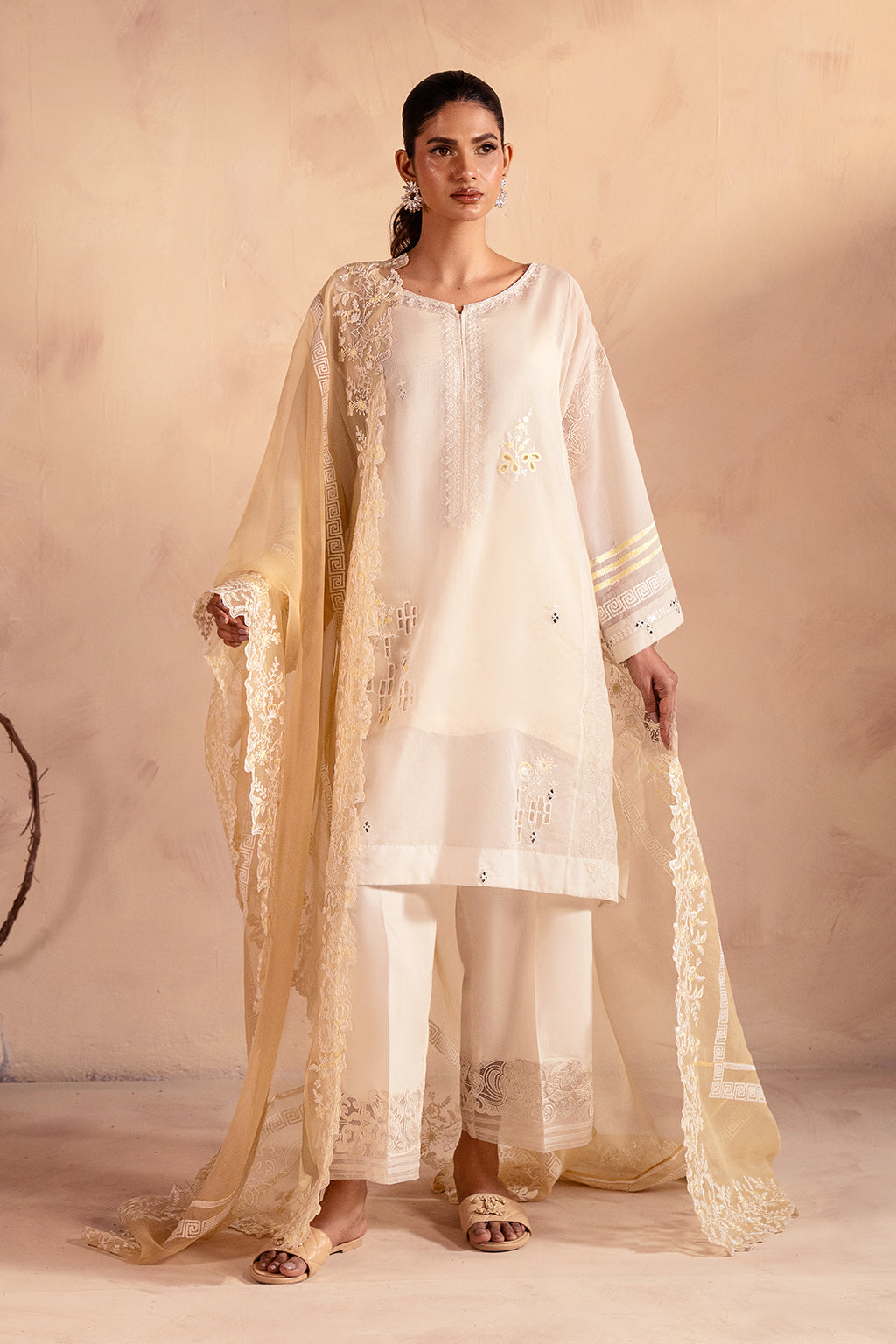4 PIECE EMBROIDERED PRET - LIA