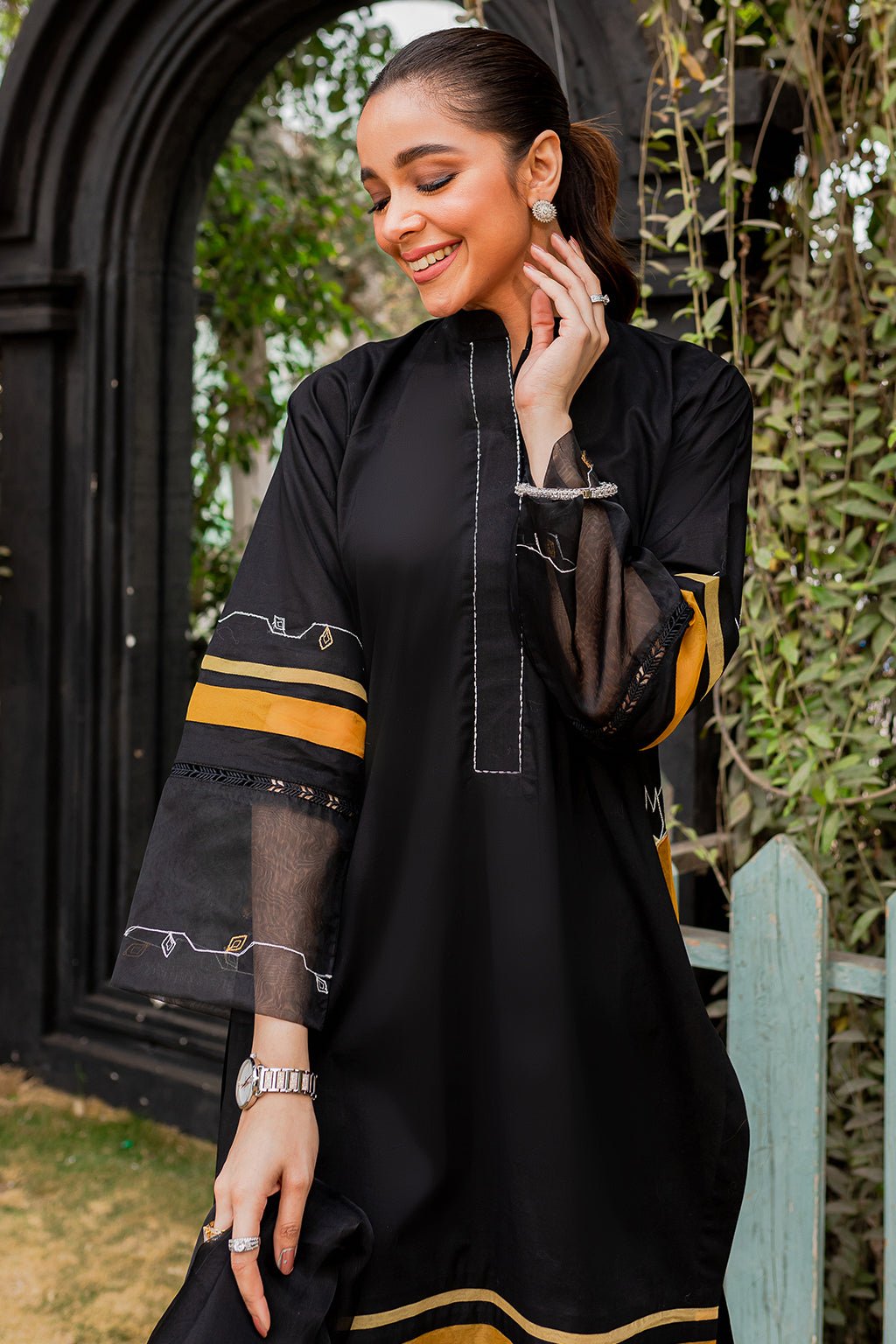 Amyra | Zoya & Fatima