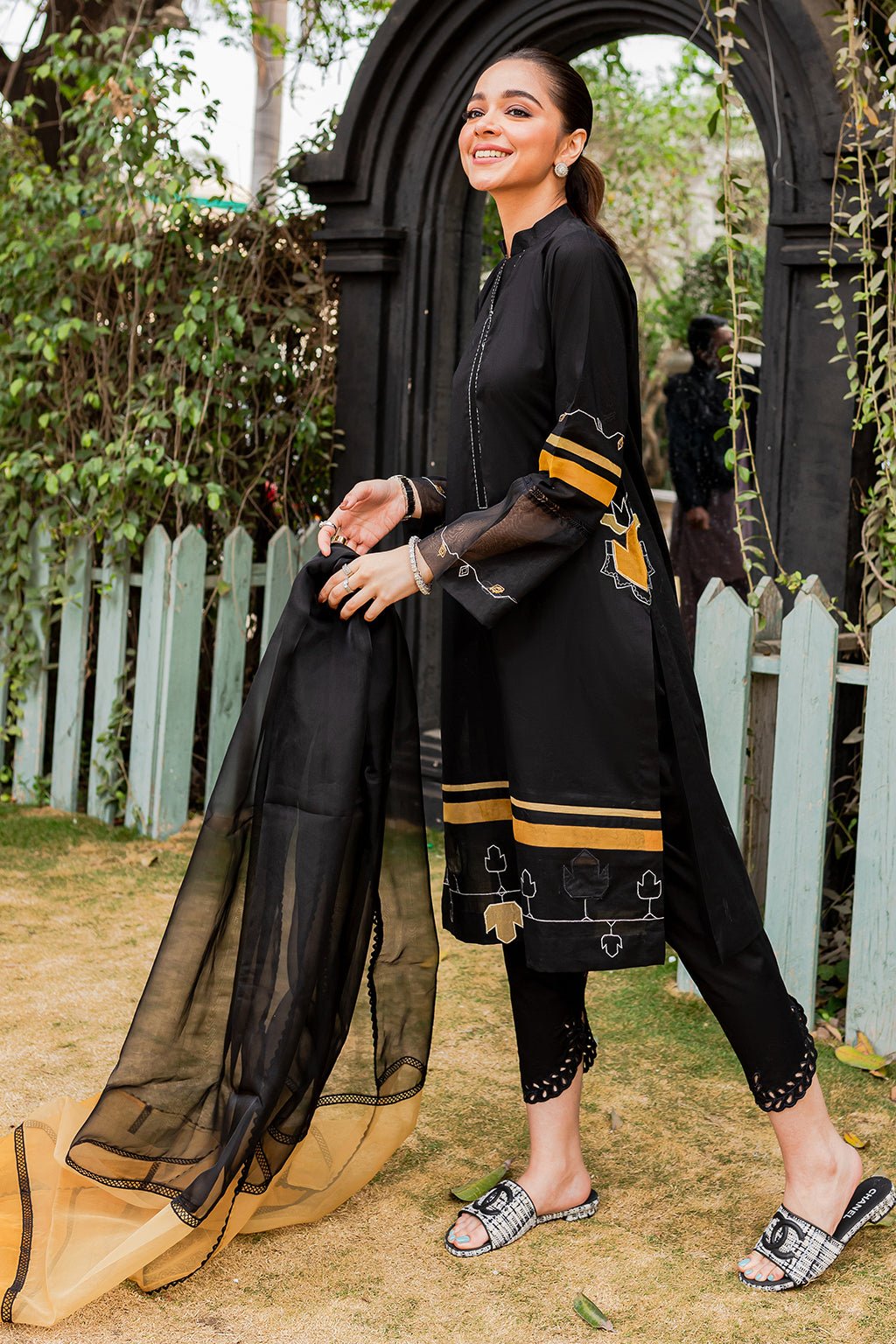 Amyra | Zoya & Fatima
